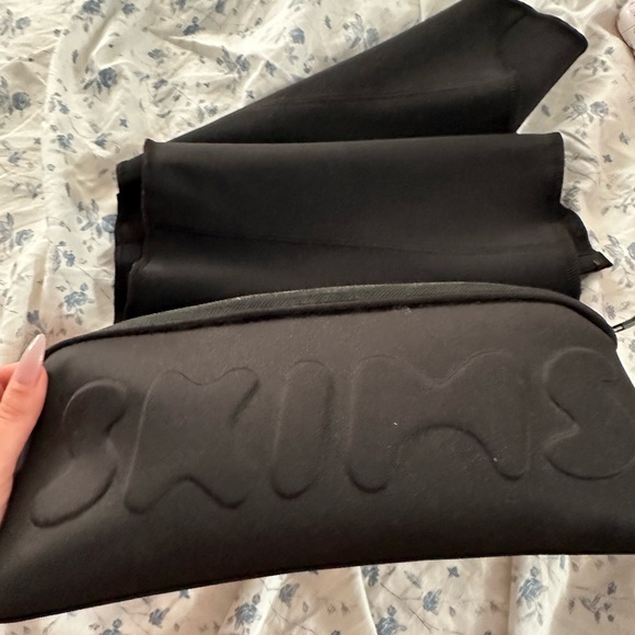 SKIMS Other - Skims waist trainer with bag